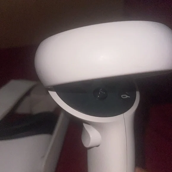 Oculus Quest 2 (games included) - Picture 3 of 4